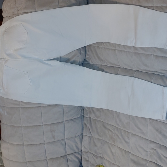 Pair of J Brand White Stretch "Alana" High Rise Ankle Jegging Size 27 - Picture 7 of 12